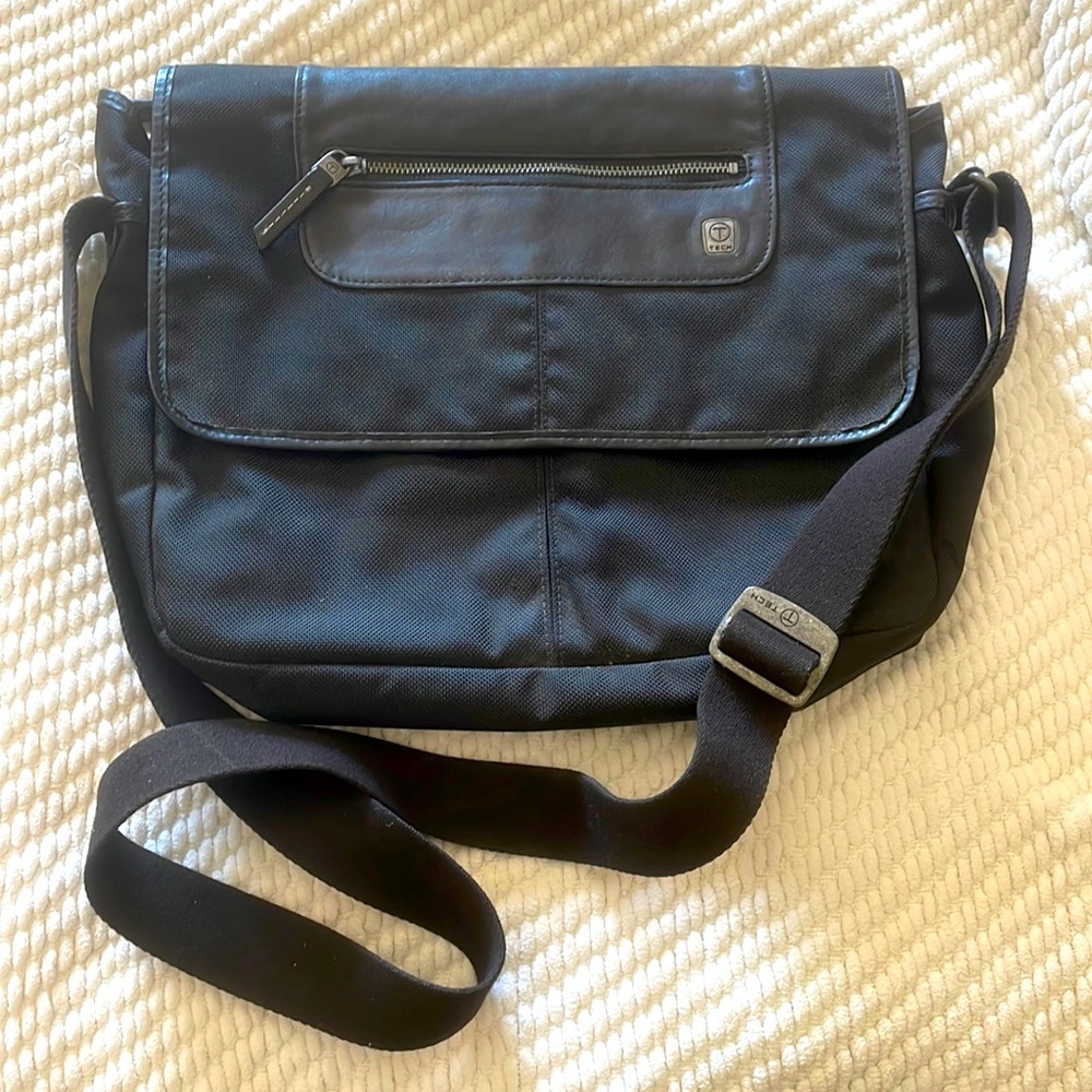 Tumi T Tech messenger crossbody laptop bag